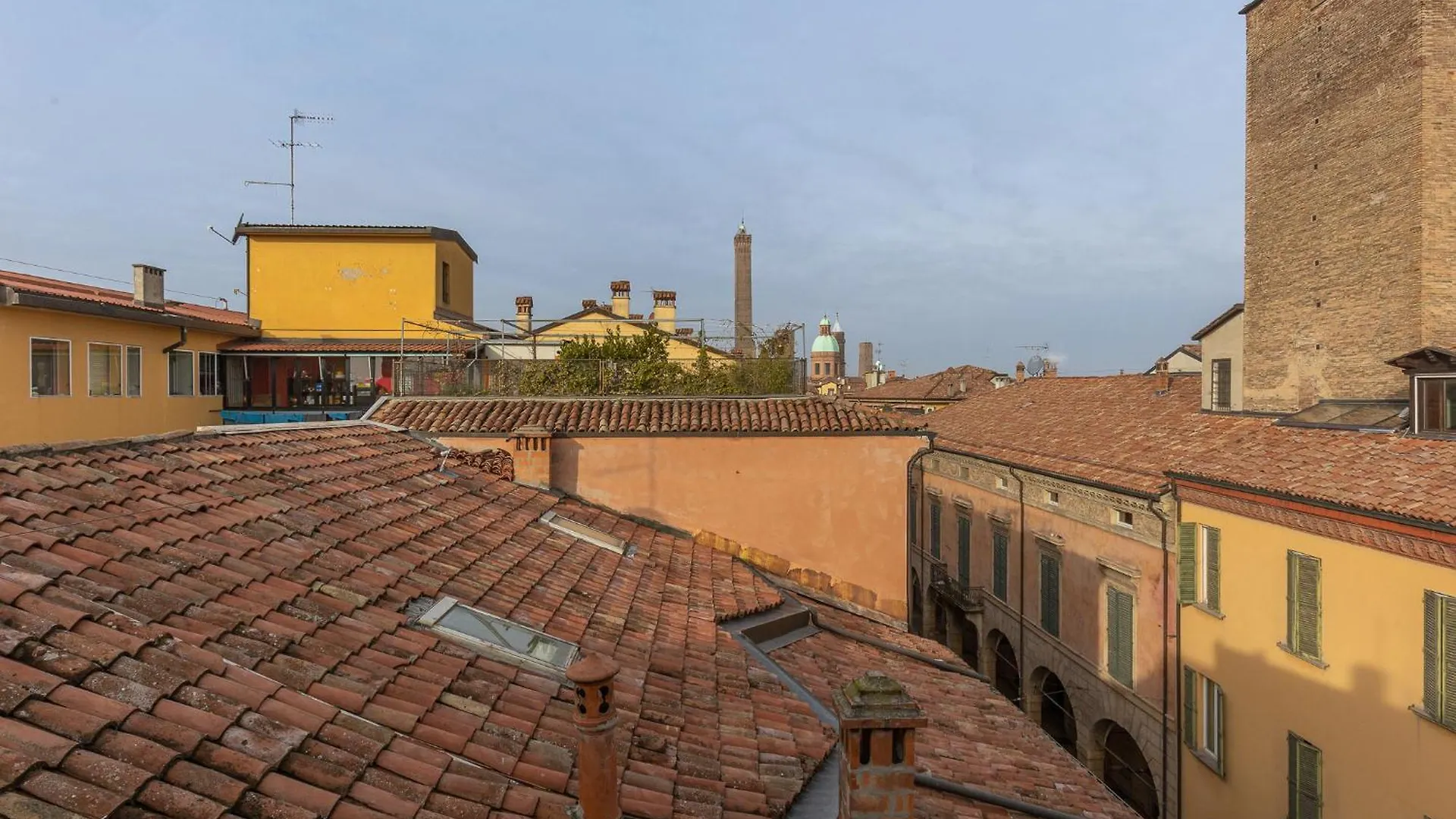 Heart Of Bologna: City Center Living Apartment